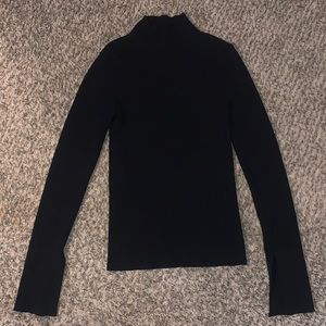 Black long sleeve ribbed shirt